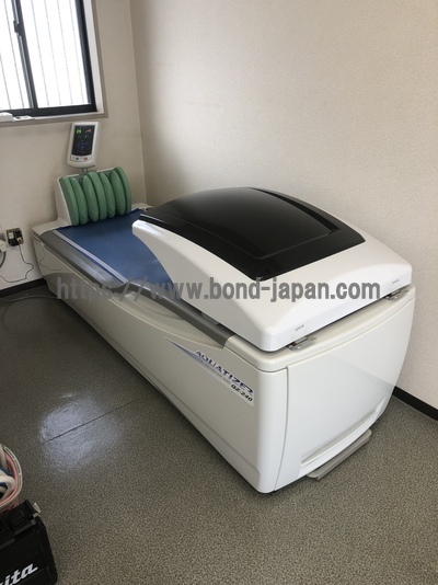 ウォーターマッサージベッド&nbsp;|&nbsp;ミナト医科学株式会社&nbsp;|&nbsp;ｱｸｱﾀｲｻﾞｰ QZ-240の写真