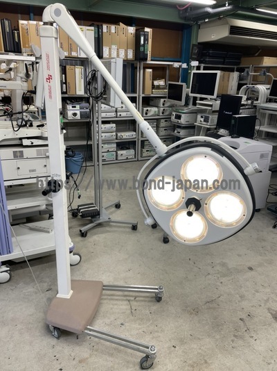 移動式無影灯（４灯ハロゲン）&nbsp;|&nbsp;山田医療照明株式会社&nbsp;|&nbsp;R60SCの写真