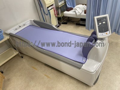 ウォーターマッサージベッド&nbsp;|&nbsp;ミナト医科学株式会社&nbsp;|&nbsp;ｱｸｱﾀｲｻﾞｰ QZ-240の写真