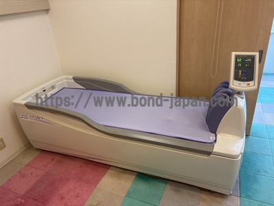 ウォーターマッサージベッド|ミナト医科学株式会社|ｱｸｱﾀｲｻﾞｰ QZ-240の写真