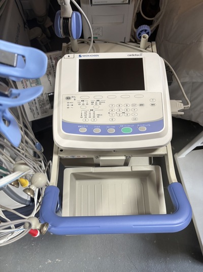 心電計|日本光電工業株式会社|ECG-2250の写真