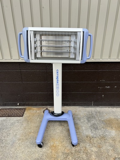 赤外線治療器|株式会社日本メディックス|ｾﾗﾋﾟｱ3300 PH-L3300Eの写真