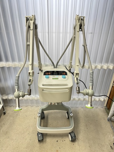 赤外線治療器(スーパーライザー)|東京医研株式会社|PXの写真