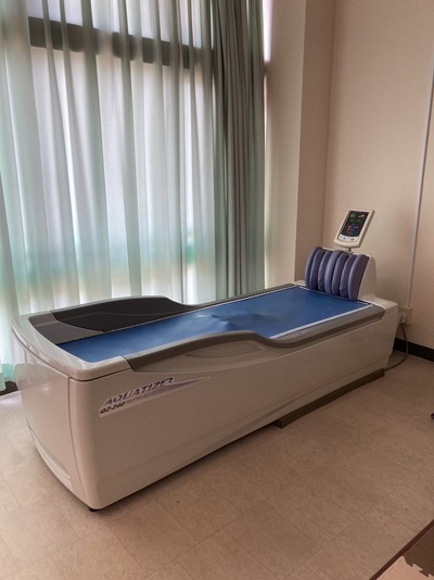 ウォーターマッサージベッド|ミナト医科学株式会社|ｱｸｱﾀｲｻﾞｰ QZ-240の写真