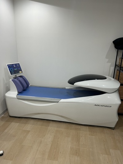 ウォーターマッサージベッド|ミナト医科学株式会社|QZ-260SGの写真