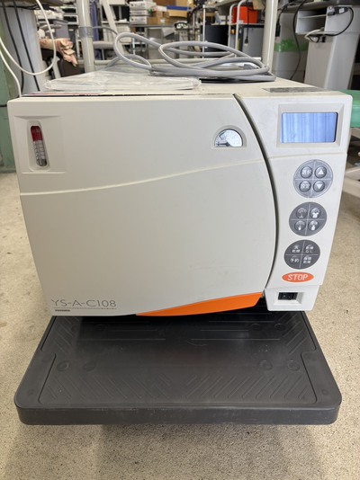 自動高圧蒸気滅菌器|株式会社ユヤマ|YS-A-C108の写真