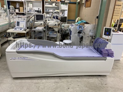 ウォーターマッサージベッド&nbsp;|&nbsp;ミナト医科学株式会社&nbsp;|&nbsp;ｱｸｱﾀｲｻﾞｰ QZ-240の写真