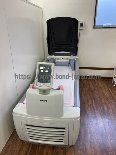 ウォーターマッサージベッド&nbsp;|&nbsp;ミナト医科学株式会社&nbsp;|&nbsp;ｱｸｱﾀｲｻﾞｰ QZ-240の写真