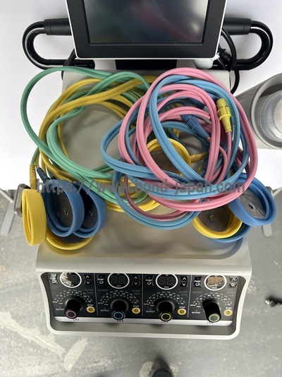 干渉波治療器（カイネタイザー）&nbsp;|&nbsp;ミナト医科学株式会社&nbsp;|&nbsp;KT-104の写真