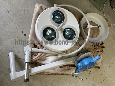 ハロゲン3灯無影灯&nbsp;|&nbsp;株式会社ミリオンライト&nbsp;|&nbsp;HM43の写真