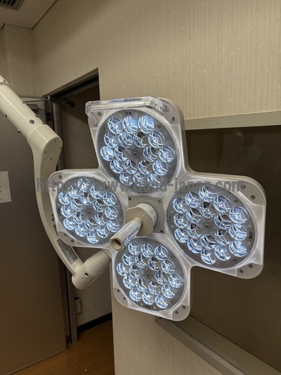 天吊り無影灯（LED）&nbsp;|&nbsp;山田医療照明株式会社&nbsp;|&nbsp;CRV04の写真