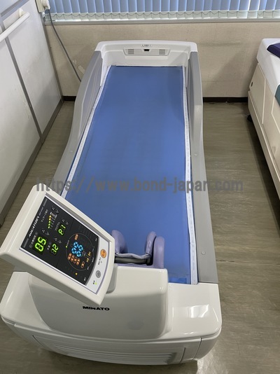 ウォーターマッサージベッド&nbsp;|&nbsp;ミナト医科学株式会社&nbsp;|&nbsp;ｱｸｱﾀｲｻﾞｰ QZ-240の写真