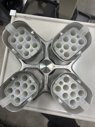 卓上遠心機&nbsp;|&nbsp;株式会社久保田製作所&nbsp;|&nbsp;S500Tの写真