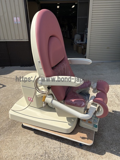 産婦人科検診台（固定タイプ）&nbsp;|&nbsp;アトムメディカル株式会社&nbsp;|&nbsp;メグジョイ PAFの写真