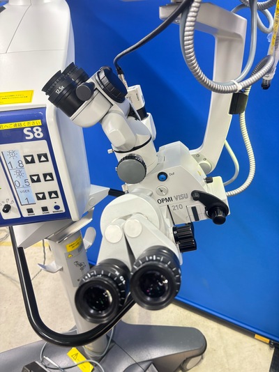 Ophthalmic Surgical Microscope&nbsp;|&nbsp;Carl Zeiss&nbsp;|&nbsp;OPMI VISU 210 S88
