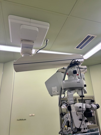 roofing type Surgical Microscope&nbsp;|&nbsp;Carl Zeiss&nbsp;|&nbsp;OPMI VISU200