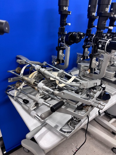 slitlamps&nbsp;|&nbsp;HAAG-STREIT&nbsp;|&nbsp;5x BQ900, 1x BM900, BC900 with 5x tonometer