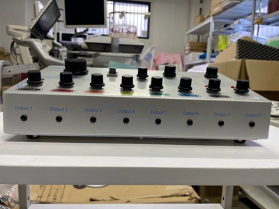 針電極低周波治療器&nbsp;|&nbsp;株式会社全医療器&nbsp;|&nbsp;オームパルサーLFP-4800の写真