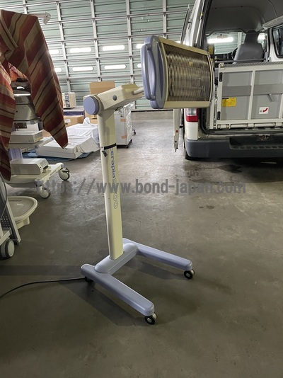 赤外線治療器&nbsp;|&nbsp;株式会社日本メディックス&nbsp;|&nbsp;ｾﾗﾋﾟｱ3300 PH-L3300Eの写真