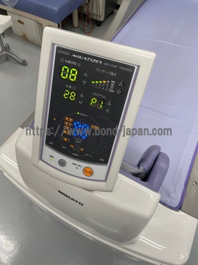 ウォーターマッサージベッド&nbsp;|&nbsp;ミナト医科学株式会社&nbsp;|&nbsp;ｱｸｱﾀｲｻﾞｰ QZ-240の写真