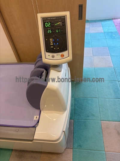 ウォーターマッサージベッド&nbsp;|&nbsp;ミナト医科学株式会社&nbsp;|&nbsp;ｱｸｱﾀｲｻﾞｰ QZ-240の写真