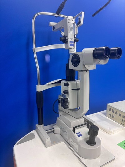 Slitlamp with sliding table&nbsp;|&nbsp;Carl Zeiss&nbsp;|&nbsp;SL130