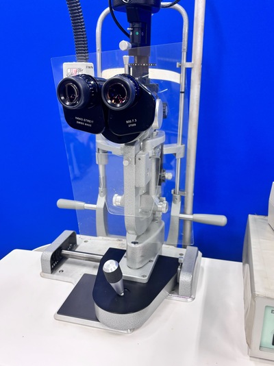 LED Slitlamp&nbsp;|&nbsp;HAAG-STREIT&nbsp;|&nbsp;BQ 900 Slit Lamp