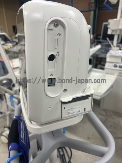 ベッドサイドモニタ&nbsp;|&nbsp;日本光電工業株式会社&nbsp;|&nbsp;PVM-4763の写真