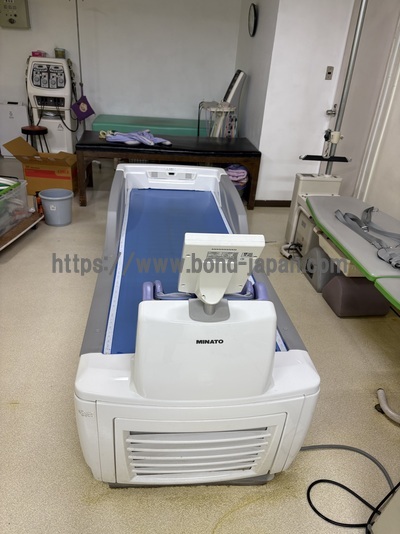 ウォーターマッサージベッド&nbsp;|&nbsp;ミナト医科学株式会社&nbsp;|&nbsp;ｱｸｱﾀｲｻﾞｰ QZ-240の写真