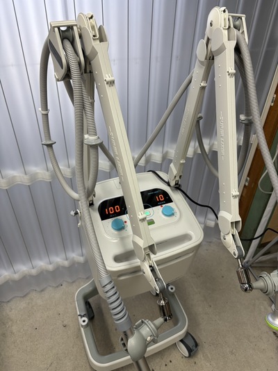 赤外線治療器(スーパーライザー)&nbsp;|&nbsp;東京医研株式会社&nbsp;|&nbsp;PXの写真