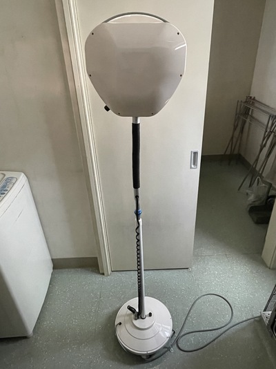 スタンド式無影灯（LED１灯）&nbsp;|&nbsp;株式会社ミリオンライト&nbsp;|&nbsp;LA-10KXの写真