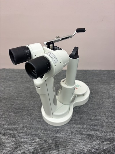 ポータブルスリットランプ&nbsp;|&nbsp;コーワ株式会社&nbsp;|&nbsp;SL-17の写真