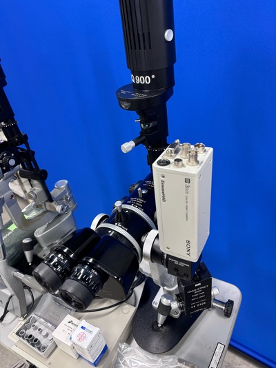 2x BQ900 Slitlamps with 1xAPPLANATION TONOMETER AT 900&nbsp;|&nbsp;HAAG-STREIT&nbsp;|&nbsp;BQ900