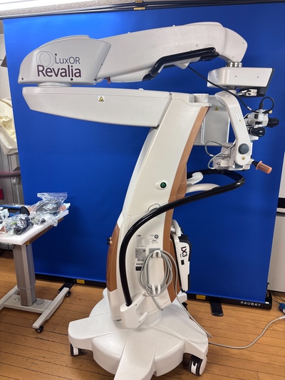 advanced ophthalmic surgical microscope + advanced digital surgical planning and guidance platform&nbsp;|&nbsp;Alcon&nbsp;|&nbsp;LuxOR® Revalia LX3 + VERION