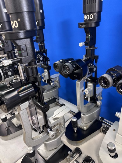 slitlamps&nbsp;|&nbsp;HAAG-STREIT&nbsp;|&nbsp;5x BQ900, 1x BM900, BC900 with 5x tonometer