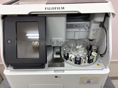 乾式臨床化学分析装置　ドライケム&nbsp;|&nbsp;富士フイルムメディカル株式会社&nbsp;|&nbsp;ドライケム NX700の写真