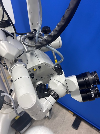 neurosurgery, spine, and ENT Microscope&nbsp;|&nbsp;Carl Zeiss&nbsp;|&nbsp;Opmi Vario Stativ S8