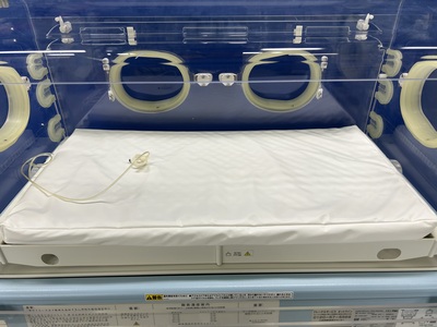 エア・シールズアイソレット保育器　Iaolette　8000　plus&nbsp;|&nbsp;ドレーゲルメディカルジャパン&nbsp;|&nbsp;18KP-1の写真