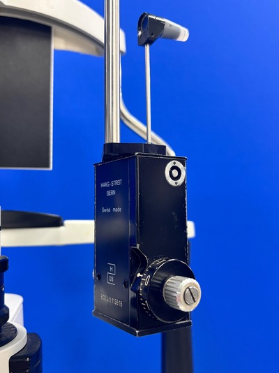 Slitlamp with a sliding table&nbsp;|&nbsp;rodenstock&nbsp;|&nbsp;RO 5000