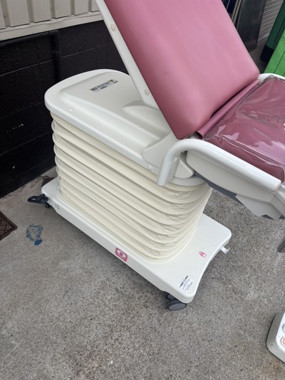 婦人科用診療・処置台&nbsp;|&nbsp;アトムメディカル株式会社&nbsp;|&nbsp;メグジョイ・シンプルの写真