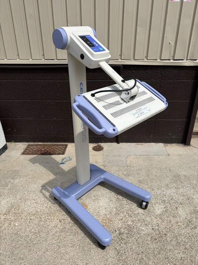 赤外線治療器&nbsp;|&nbsp;株式会社日本メディックス&nbsp;|&nbsp;ｾﾗﾋﾟｱ3300 PH-L3300Eの写真