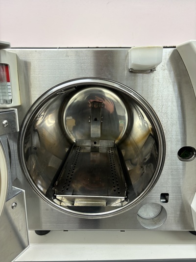 小型包装品用高圧蒸気滅菌器　ベルクレーブY-108&nbsp;|&nbsp;タカラベルモント株式会社&nbsp;|&nbsp;DS-Y108の写真