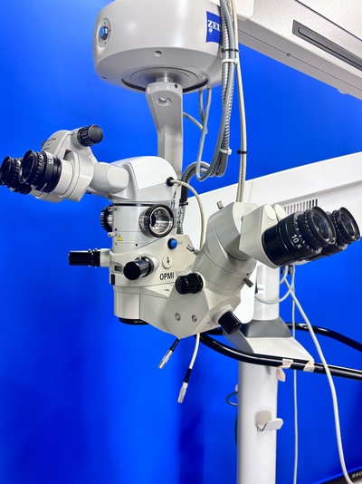Ophthalmic Surgical Microscope&nbsp;|&nbsp;Carl Zeiss&nbsp;|&nbsp;OPMI VISU 210 S88