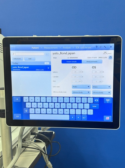 Featuring "Total Keratometry" and Predictive "Fixation Checks"—The Dynamic SS-OCT Biometer Optimizing Premium IOL Outcomes and Eliminating Refractive Surprises.&nbsp;|&nbsp;Carl Zeiss&nbsp;|&nbsp;IOLMaster 700