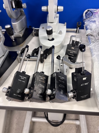 slitlamps&nbsp;|&nbsp;HAAG-STREIT&nbsp;|&nbsp;5x BQ900, 1x BM900, BC900 with 5x tonometer