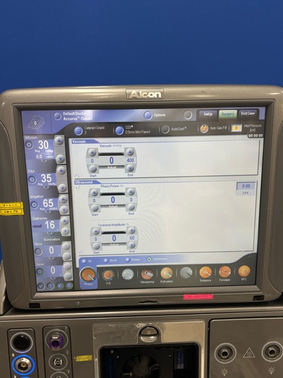 Vitreoretinal and cataract surgery device&nbsp;|&nbsp;Alcon&nbsp;|&nbsp;CONSTELLATION Vision XT