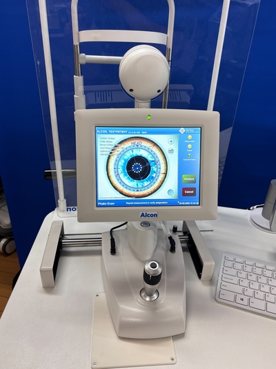 advanced ophthalmic surgical microscope + advanced digital surgical planning and guidance platform&nbsp;|&nbsp;Alcon&nbsp;|&nbsp;LuxOR® Revalia LX3 + VERION