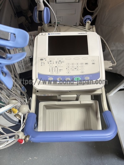 心電計|日本光電工業株式会社|ECG-2250の写真