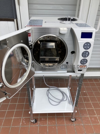 高圧蒸気滅菌器 メディパルクレーブ | 株式会社ユヤマ | MD-18の写真