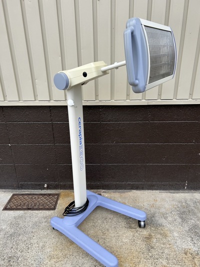 赤外線治療器&nbsp;|&nbsp;株式会社日本メディックス&nbsp;|&nbsp;ｾﾗﾋﾟｱ3300 PH-L3300Eの写真